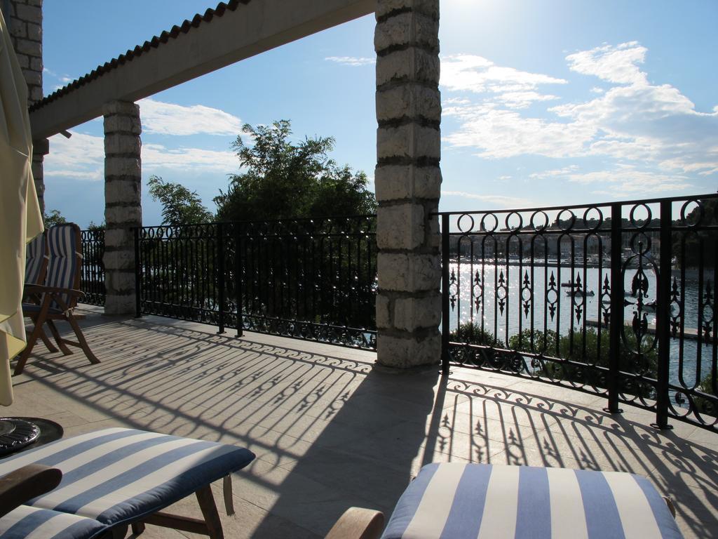 Villas Arbia - Margita Beach Hotel Banjol Екстер'єр фото